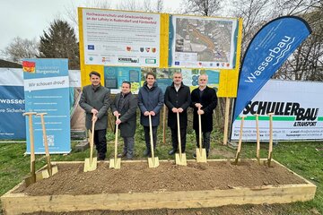 Pilotprojekt_01: Harald Dunkl, BH-Stv. Jennersdorf, Patrick Kainz, Vizebürgermeister Rudersdorf, David Venus, Bürgermeister Rudersdorf, Landesrat Heinrich Dorner und Wolfgang Wukovits, Referatsleiter Wasserwirtschaft.