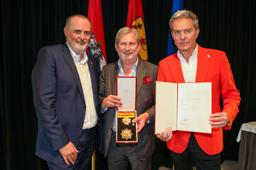 Landeshauptmann Hans Peter Doskozil mit EU-Kommissar Johannes Hahn und Professor Alfons Haider