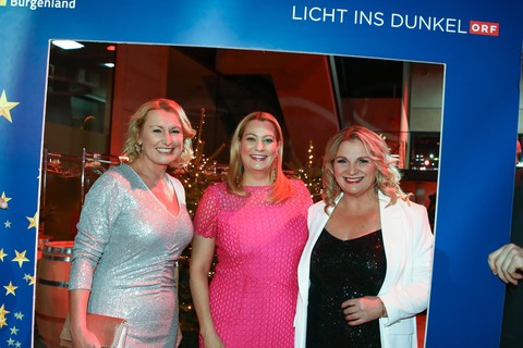 „Licht ins Dunkel“-Burgenland-Koordinatorin Elisabeth Pauer-Gerbavsits und Landesrätin Daniela Winkler mit ORF-Journalistin Patricia Schuller, ORF Burgenland, die den Gala-Abend moderierte