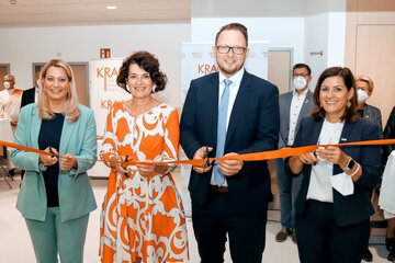 Eröffnung des neuen Departments für Akutgeriatrie und Remobilisation (AG/R) im Batthyány-Strattmann-Krankenhaus in Kittsee - v.l.: LRin Mag.a Daniela Winkler, Primaria Dr. Anna Kettner, Ärztliche Direktorin, Dieter Feitek, BSc, MSc, Kaufmännischer Direktor, Pflegedirektorin DGKP Bettina Ziniel