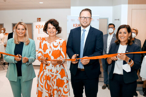 Eröffnung des neuen Departments für Akutgeriatrie und Remobilisation (AG/R) im Batthyány-Strattmann-Krankenhaus in Kittsee - v.l.: LRin Mag.a Daniela Winkler, Primaria Dr. Anna Kettner, Ärztliche Direktorin, Dieter Feitek, BSc, MSc, Kaufmännischer Direktor, Pflegedirektorin DGKP Bettina Ziniel