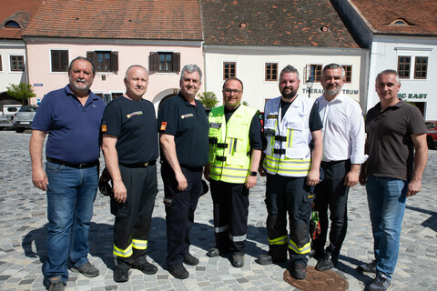 Bezirkshauptmann Peter Bubik, Bezirksfeuerwehrkommandant Wolfgang Kinelly, Landesfeuerwehrkommandanten-Stellvertreter Martin Reidl, Einsatzleiter Wolfgang Gruber, Bereitschaftskommandant Markus Rehling, Landesrat und Feuerwehrreferent Heinrich Dorner und Bürgermeister Markus Szelinger