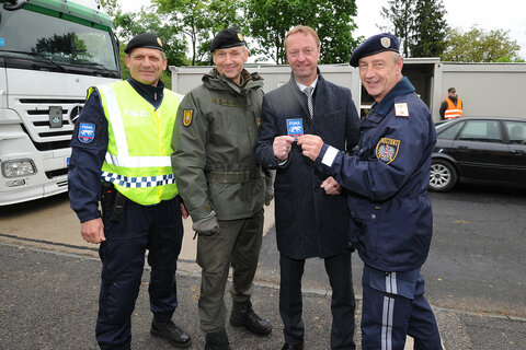Oberstleutnant Robert Galler, Militärkommandant Burgenland Brigadier Gernot Gasser, Landeshauptmannstellvertreter Johann Tschürtz und Kontrollinspektor Horst Kirschner