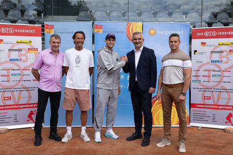 Präsentierten die Kooperation (v.l.): Günter Kurz, Präsident des Burgenländischen Tennisverbandes, Wolfgang Thiem, Dominic, Sportlandesrat Heinrich Dorner und Anton Beretzki, Geschäftsführer Sport Burgenland GmbH
