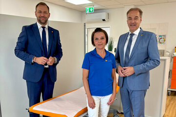 Soziallandesrat Dr. Leonhard Schneemann mit Dr. Johannes Zsifkovits und Geschäftsführer Soziale Dienste Burgenland