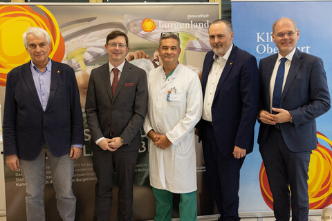Von links: Univ.-Prof. Dr. Stephan Kriwanek (medizinischer Geschäftsführer der Gesundheit Burgenland), OA Dr. Wolfgang Dietl (provisorischer Leiter Herzchirurgie KlinikOberwart), Primar Dr. Andreas Ochsenhofer (Abteilungsleitung Innere Medizin Klinik Oberwart), Landeshauptmann Hans Peter Doskozil und Mag. Franz Öller, MBA, MPH (kaufmännischer Geschäftsführer der Gesundheit Burgenland).