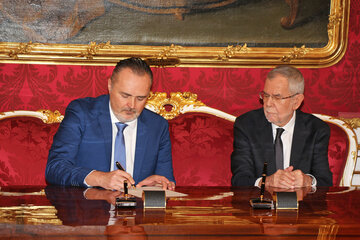 Hans Peter Doskozil wurde in der Wiener Hofburg von Bundespräsident Alexander Van der Bellen auf die Österreichische Verfassung angelobt