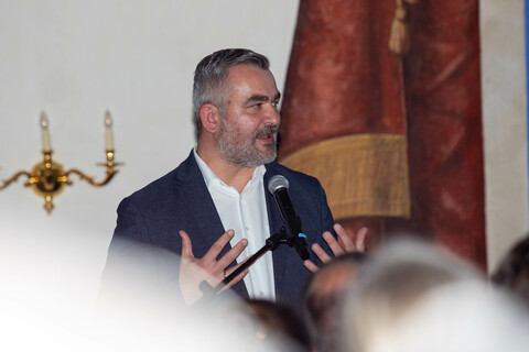 Landesrat Heinrich Dorner betonte im Rahmen der Filmpremiere in der Synagoge Kobersdorf die Notwendigkeit einer gelebten Erinnerungskultur und Erinnerungsarbeit