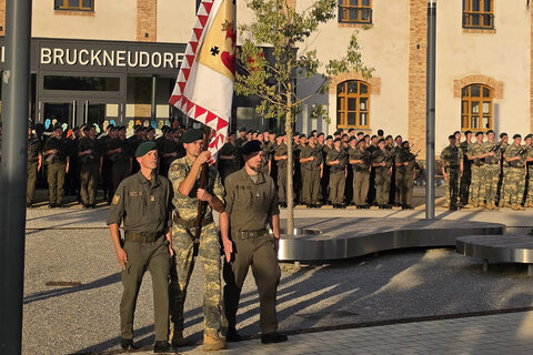 In Bruckneudorf wurden am Freitag 150 Soldatinnen und Soldaten des Bundesheeres angelobt.