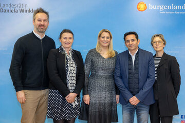 Besuch einer Delegation aus Frankreich bei Bildungslandesrätin Daniela Winkler. V.l.: Stefan Weiss (Berufsschullehrer BS Eisenstadt), Agnès Couraud, English school inspector, LR Daniela Winkler, Caroline Jaffrain, Business and Administration school inspector, Philippe Carlus, Business and Administration school inspector