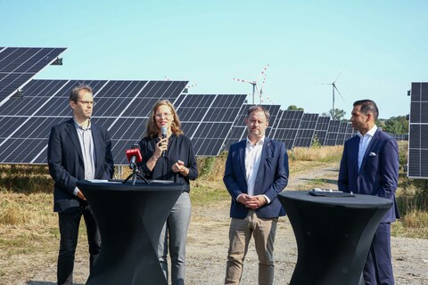 Landeshauptmann-Stellvertreterin Anja Haider-Wallner präsentierte mit den Klubobmännern Roland Fürst (SPÖ) und Wolfgang Spitzmüller (Die Grünen) sowie Stephan Sharma, CEO Burgenland Energie, den Entwurf zum Burgenländischen Klimaschutzgesetz