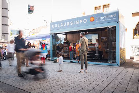 Naturgenuss, Wein, Kulinarik und pannonische Gastfreundschaft mitten in Stuttgart: Eindrücke vom Burgenland-Auftritt bei „Best Cars goes Public“ im Dorotheen Quartier.
