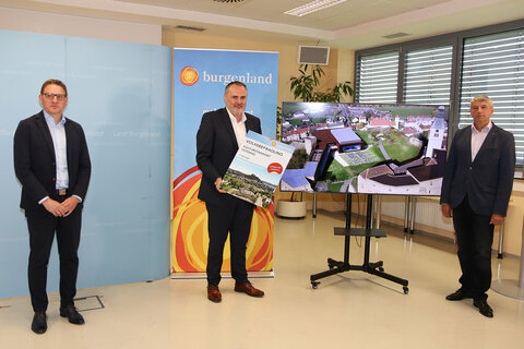 LH Hans Peter Doskozil informierte bei einer Pressekonferenz am 25. Mai gemeinsam mit LIB-GF Gerald Goger (1. v.li.) und Bgm. Vinzenz Knor (3.v.li.) über die Pläne für die geplanten Baumaßnahmen