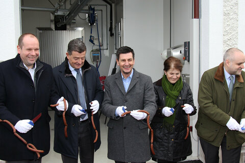 PANNATURA hat sich dazu entschloss, am Bio-Landgut Seehof in Donnerskirchen eine moderne Fleischmanufaktur für Bio-Rindfleisch und Wild zu errichten, die von Johannes Mezgolits, Bürgermeister Donnerskirchen, Dr. Stefan Ottrubay, Generaldirektor Esterhazy-Betriebe, Landesrat Christian Illedits, Dr. Charlotte Klement, Landesjägermeister-Stv., und DI Matthias Grün, Geschäftsführer PANNATURA GmbH, eröffnet wurde.