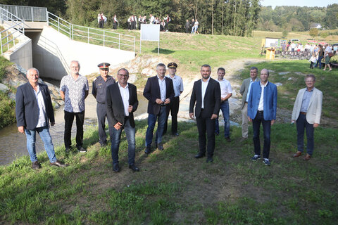 Landesrat Heinrich Dorner eröffnete gemeinsam mit Ministerialrat Heinz Stiefelmeyer (Bundesministerium Landwirtschaft, Regionen und Tourismus) und Jost Wagner, Gruppenvorstand der Abteilungen IV und V in der Burgenländischen Landesregierung mit Polizei, Feuerwehr und Beteiligten Personen am Projekt.