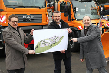 Neuer Standort für Baudirektion in Stoob: Univ. Prof. DI Dr. Gerald Goger, Geschäftsführer Landesimmobilien Burgenland, Infrastrukturlandesrat Heinrich Dorner, Baudirektor DI (FH) Wolfgang Heckenast, LAbg. Roman Kainrath, und Gruppenvorstand WHR DI Josef Wagner (v.l.).