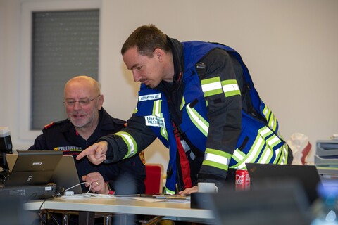Die Pressereferenten des Landefeuerwehrkommandos Günter Prünner und Bezirkspressereferent Neusiedl Markus Scharinger