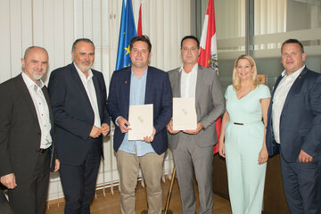 LH Hans Peter Doskozil und LRin Daniela Winkler mit den neuen Schulleitern David Jandrisits und Karl Kruisz