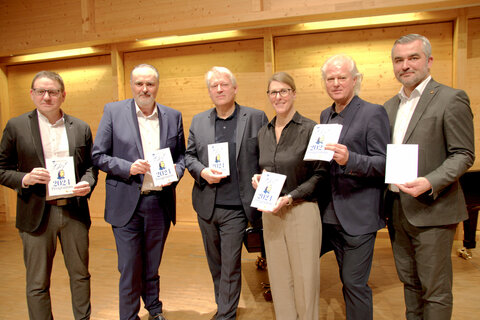 LIB-Geschäftsführer Gerald Goger, Landeshauptmann Mag.Hans Peter Doskozil, Eduard Kutrowatz, Barbara Weisseisen-Halwax, Johannes Kutrowatz und Landesrsat Mag. Heinrich Dorner.