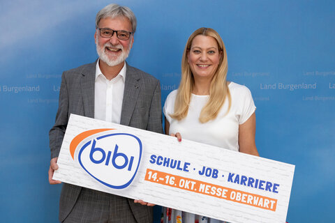 Bildungslandesrätin Mag.a (FH) Daniela Winkler und Messe-Burgenland-Geschäftsführer Markus Tuider laden zur BiBi-Messe 2026 nach Oberwart ein.