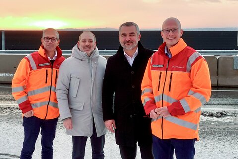 Verkehrslandesrat Mag. Heinrich Dorner und Baudirektor DI (FH) Wolfgang Heckenast mit den beiden Geschäftsführern der ASFINAG Bau Management GmbH, DI Andreas Fromm, MBA, und DI Alexander Walcher