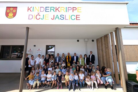 Große Freude bei der Eröffnung der neuen Kinderkrippe in Trausdorf an der Wulka: Gemeinsam mit den Kindern, ihren Familien sowie zahlreichen Ehrengästen wurde die neue Betreuungseinrichtung feierlich eröffnet.