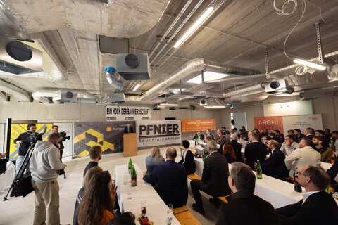 Der Ceramico Campus in Stoob erreichte mit der Gleichenfeier einen weiteren Meilenstein.