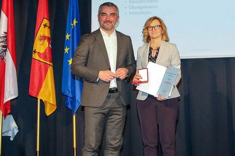 Maria Kolller, Ehrenzeichen in Gold