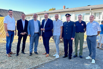 Landeshauptmann Hans Peter Doskozil besuchte die Feierlichkeiten zum Jubiläum 650 Jahre Markt Neuhodis.