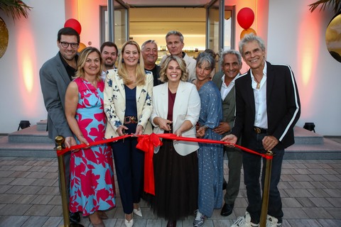 Florian Roehlich (Kabarett-Duo Flo & Wisch), Bürgermeisterin Bettina Zentgraf, David Krammer (Kabarett-Duo Flo & Wisch), Landesrätin Daniela Winkler, Andreas Vitásek, KBB-Geschäftsfüjrerin Claudia Priber, Generalintendant Alfons Haider, Marion Vera Forster, Alexander Reza Tavakoli und Thomas Brezina