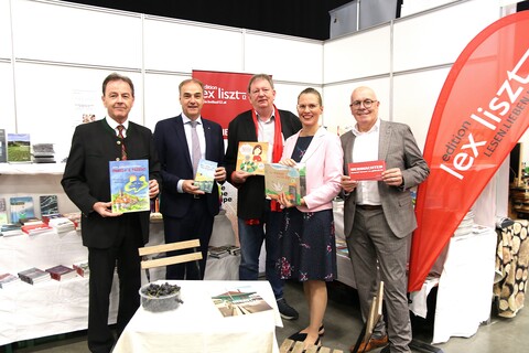 Nikolaus Berlakovich, Präsident der LK Burgenland Landesrat Leonhard Schneemann, edition lex liszt 12 Verlagsleiter Horst Horvath, Landeshauptmann-Stellvertreterin Anja Haider-Wallner und Bürgermeister Georg Rosner.