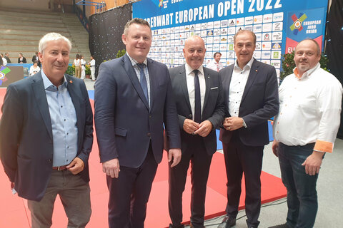 KommR. Michael Leitgeb, Michael Poiger, Vizepräsident des Judo-Landesverbandes Burgenland, Oberwarts Bürgermeister, 2. Landtagspräsident Georg Rosner, Landesrat Dr. Leonhard Schneemann und Roland Poiger, Präsident des Judo-Landesverbandes Burgenland beim Auftakt zum Oberwart Judo European Open 2022.