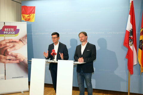 Soziallandesrat Christian Illedits mit Dr. Roland Fürst, eiter des Departements Soziales an der FH Burgenland