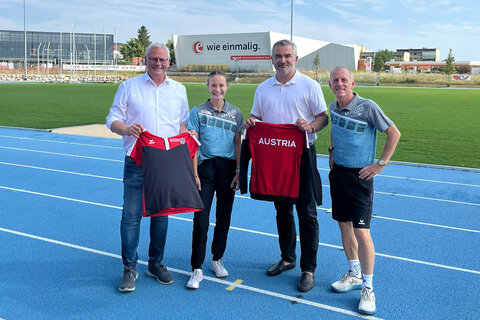Eisenstadts Bürgermeister, LAbg. Mag. Thomas Steiner, U20-WM-Teilnehmerin Marie Glaser, Sportlandesrat Mag. Heinrich Dorner und Glasers Trainer, BLV-Präsident DI Rolf Meixner.