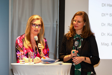 Moderation Christa Kummer führte durch den Abend, mit Landeshauptmann-Stellvertreterin Anja Haider-Wallner