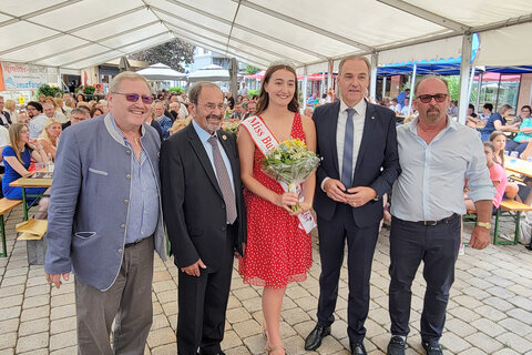 Erwin Neubauer (Präsident - Burgenländer in Amerika), Eduard Nicka (Präsident der Burgenländischen Gemeinschaft), Miss Burgenland in New York Sara Wiederhold, Landesrat Leonhard Schneemann und Peter Drauch (Vizepräsident - Burgenländer in Amerika)