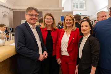 Geschäftsführer der Wirtschaftsagentur Burgenland Michael Gerbavsits, Präsidentin Industriellenvereinigung Burgenland Adelheid Adelwöhrer, Landesrätin Daniela Winkler und Geschäftsführerin Industriellenvereinigung Burgenland Aniko Benkö