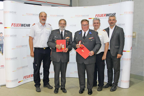 Feuerwehr-Verdienstabzeichen in Gold für Thomas Wallner und Werner Krischka vom ÖRK Burgenland