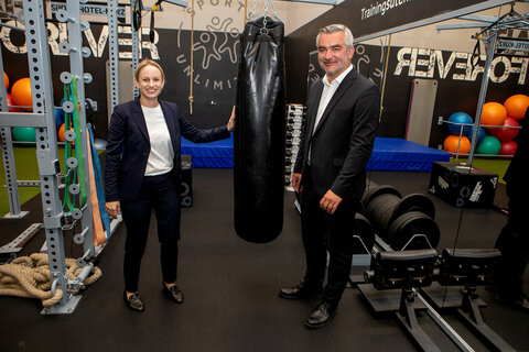 Sportlandesrat Mag. Heinrich Dorner mit Sportstaatssekretärin MMag.a Michaela Schmidt (v.r.).