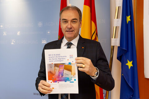 Landesrat Dr. Leonhard Schneemann