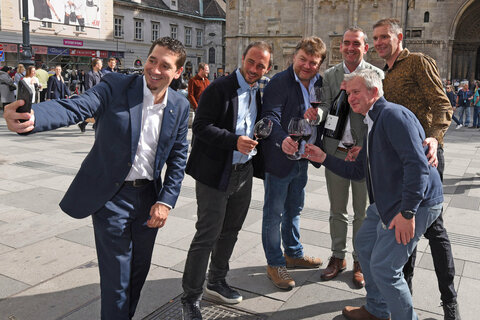 Präsentation CENTUM – der Jahrhundertwein des Burgenlandes: Christian Zechmeister, Geschäftsführer Weintourismus Burgenland, Georg Prieler, Albert Gesellmann, Herbert Oschep, Obmann Weintourismus Burgenland, Erich Scheiblhofer und Thomas Kopfensteiner