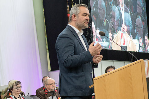 Feuerwehrreferent Landesrat Mag. Heinrich Dorner bei seiner Ansprache.