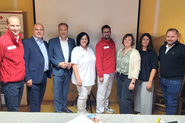 Soziallandesrat Dr. Leonhard Schneemann präsentierte die Aufteilung der neuen Pflegeregionen.