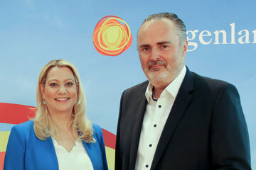 Landeshauptmann Hans Peter Doskozil mit Familienlandesrätin Daniela Winkler