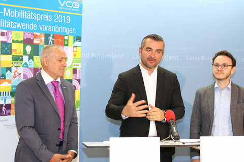 Gaben Startschuss zum „VCÖ-Mobilitätspreis Burgenland 2019“: v.l.: Ing. Gottfried Öhler, ÖBB – Leiter Technik RM OST, LR Mag. Heinrich Dorner, Markus Gansterer, VCÖ