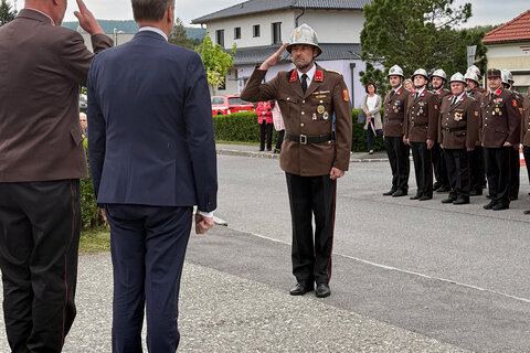 Feuerwehrkommandant Siegfried Klein begrüßte den Landesrat und die Ehrengäste.
