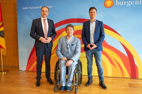 Landesrat Leonhard Schneemann stellte gemeinsam mit Mario Zagler, Stellvertretender Generalsekretär Rettet das Kind Burgenland, und Hans-Jürgen Groß, Geschäftsführender Präsident ÖZIV Burgenland, die Eckpunkte des neuen Chancengleichheitsgesetzes vor.