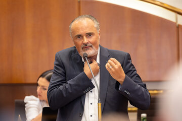Landeshauptmann Hans Peter Doskozil beim Sonderlandtag zur Finanzlage des Burgenlandes