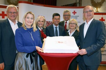 Feier zu 70 Jahre Jungendrotkreuz mit Bürgermeister Thomas Steiner, Jugendlandesrätin Daniela Winkler, Elisabeth Jakubiec, Leiterin Jugendrotkreuz Burgenland, Soziallanderat Christian Illedits, Werner Kerschbaum, Generalsekretär des Roten Kreuzes Österreich, Friederike Pirringer, Präsidentin des Roten Kreuzes Burgenland und Erwin Deutsch, Landesleiter Jugendrotkreuz Burgenland