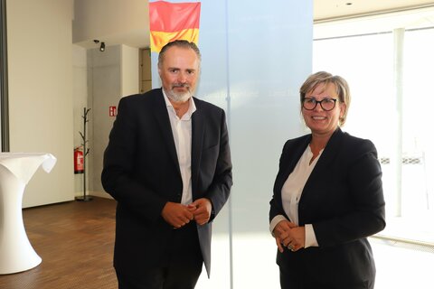 Landeshauptmann Hans Peter Doskozil und die sächsische Staatsministerin Barbara Klepsch (v. l. n. r.) im Rahmen der Delegationsreise;